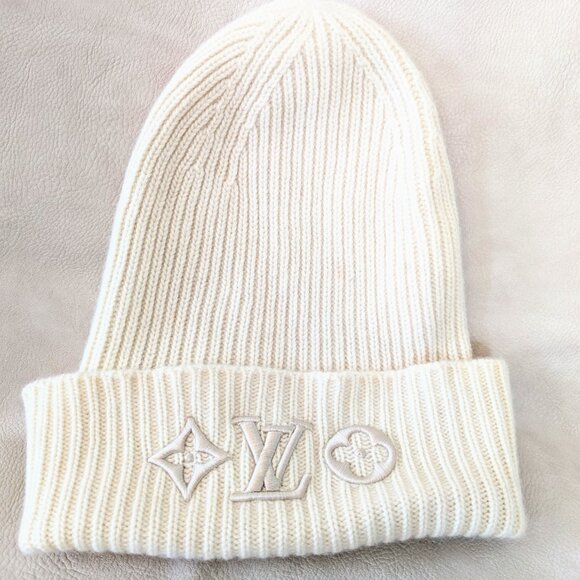 Louis Vuitton Headline Beanie with Gift Bag - Picture 2 of 6